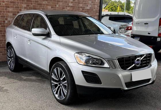 VOLVO XC60 2.0 T5 COMFORT FWD TURBO GASOLINA 4P AUTOMÁTICO